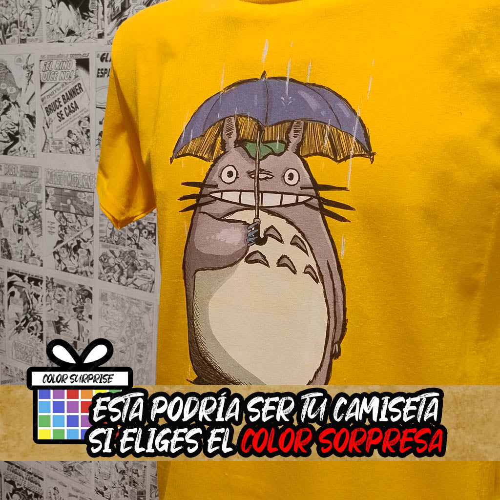 Camiseta Totoro bajo la lluvia de Studio Ghibli