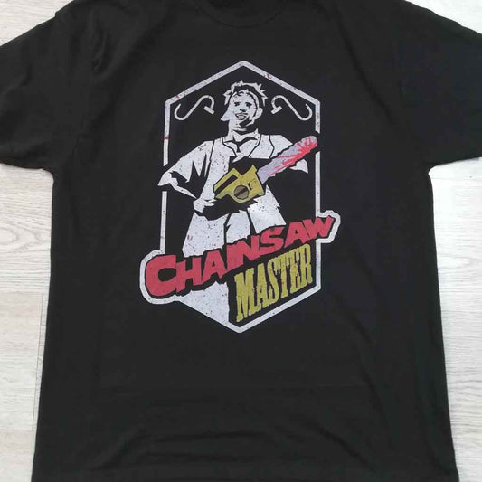 Camiseta Chainsaw Master | Película La matanza de Texas | Mujer - Vista Frontal