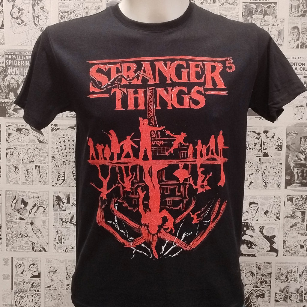 Camiseta Serie Stranger Things  | Mundo del Revés vs Hawkins | Hombre - Frontal