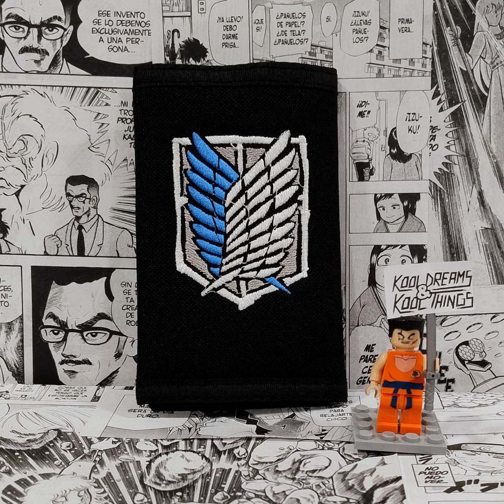 Cartera Alas de la Libertad | Anime Ataque a los Titanes - Vista frontal