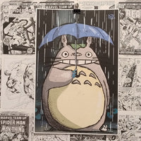 Totoro Bajo la Lluvia de la Película Mi Vecino Totoro | Póster Coleccionista | Kool Things detalle 1