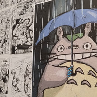 Totoro Bajo la Lluvia de la Película Mi Vecino Totoro | Póster Coleccionista | Kool Things detalle 2