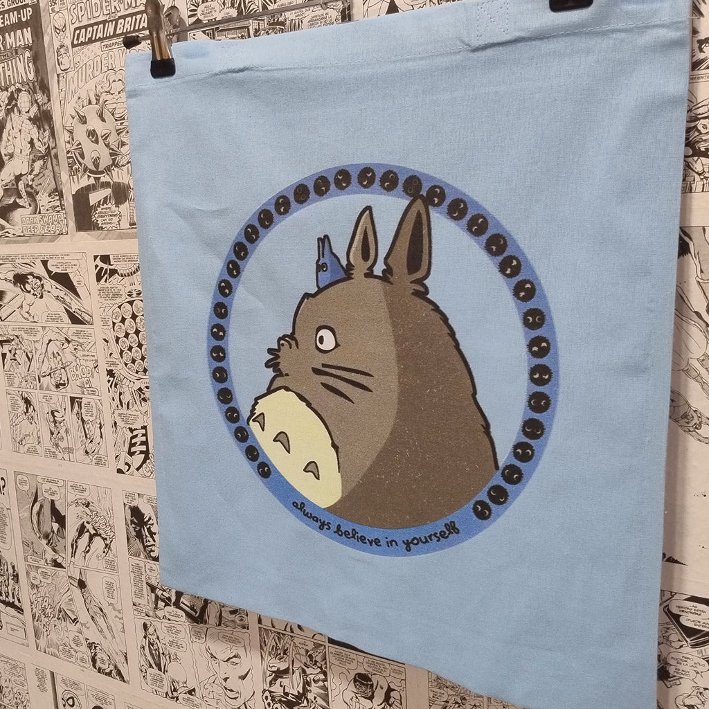 Tote Totoro Belive | Película Ghibli - Vista lateral